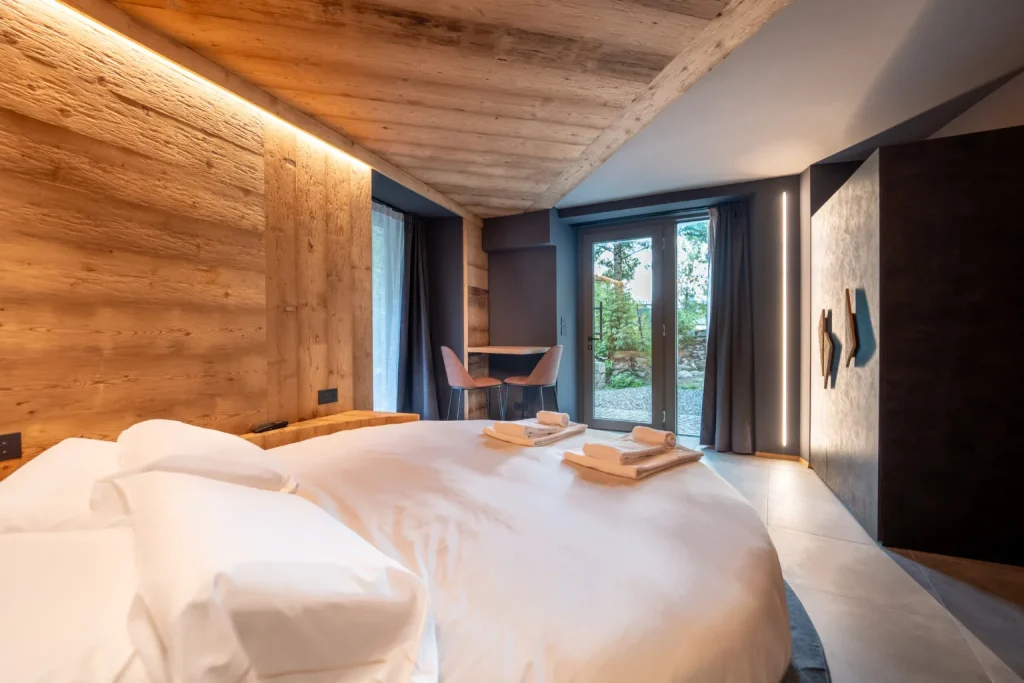 Camera con Jacuzzi al Fiume di Le Suites a Ponte di Legno